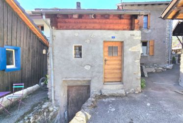 Réservé - Opportunité Unique au Coeur du Vieux Village de Fully