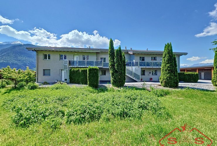 Lumineux attique de 4.5 pièces avec terrasse à Leytron