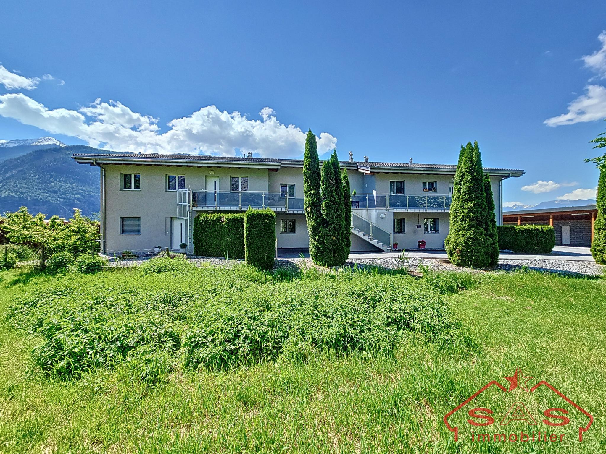 Lumineux attique de 4.5 pièces avec terrasse à Leytron