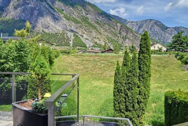 Lumineux attique de 4.5 pièces avec terrasse à Leytron