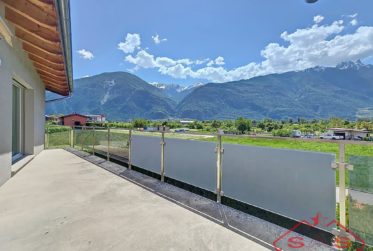 Lumineux attique de 4.5 pièces avec terrasse à Leytron