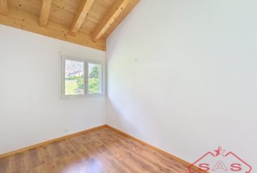 Lumineux attique de 4.5 pièces avec terrasse à Leytron