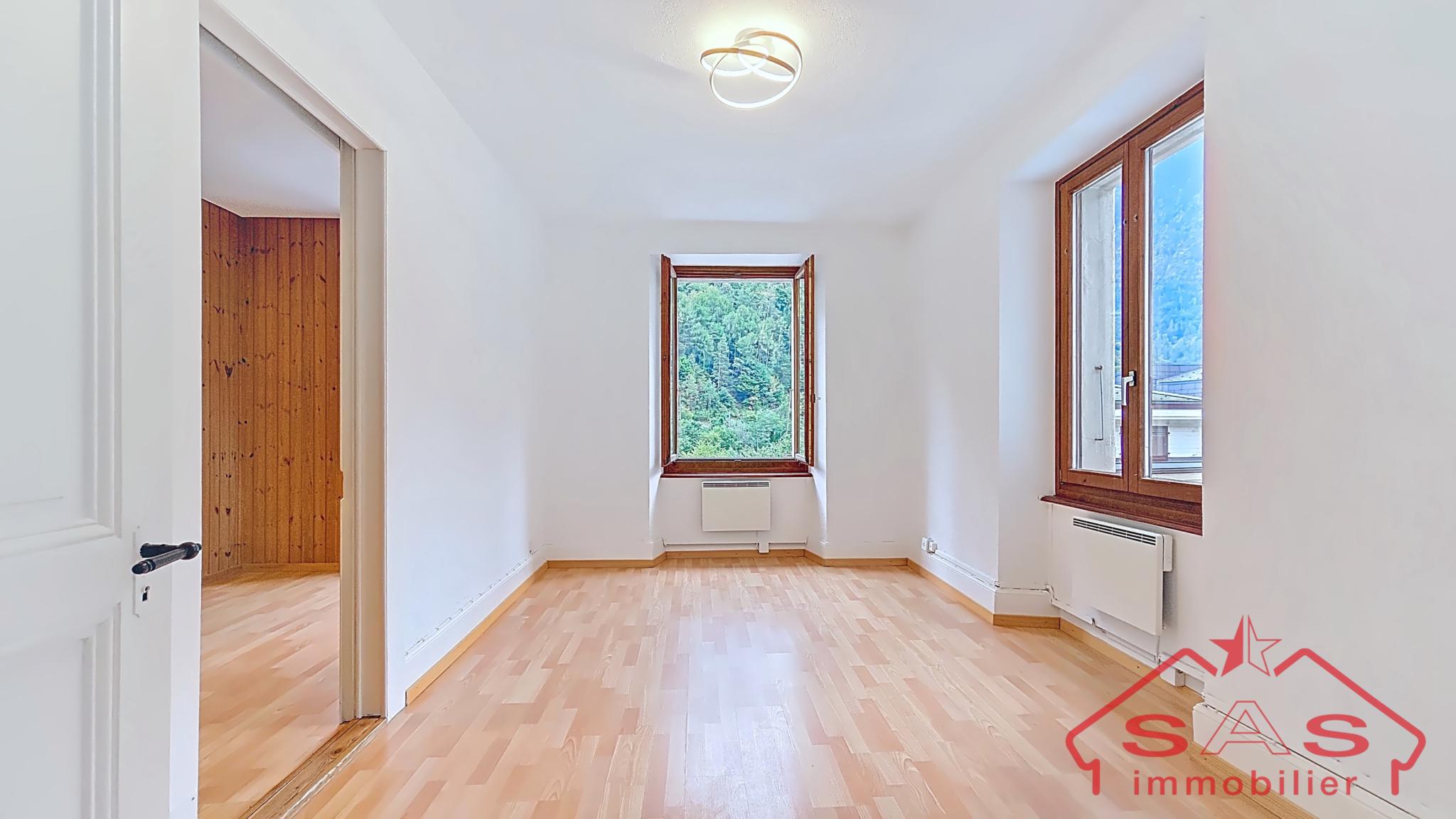 Exclusivité - 2 lots PPE : appartement rénové + mansarde avec joli potentiel