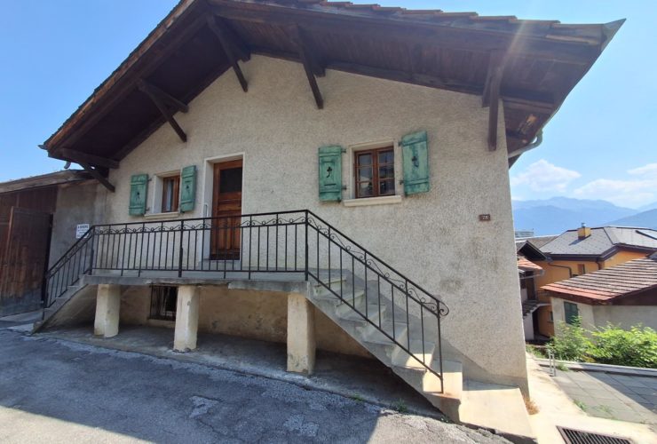 Maison villageoise avec 2 appartements indépendants et une grange