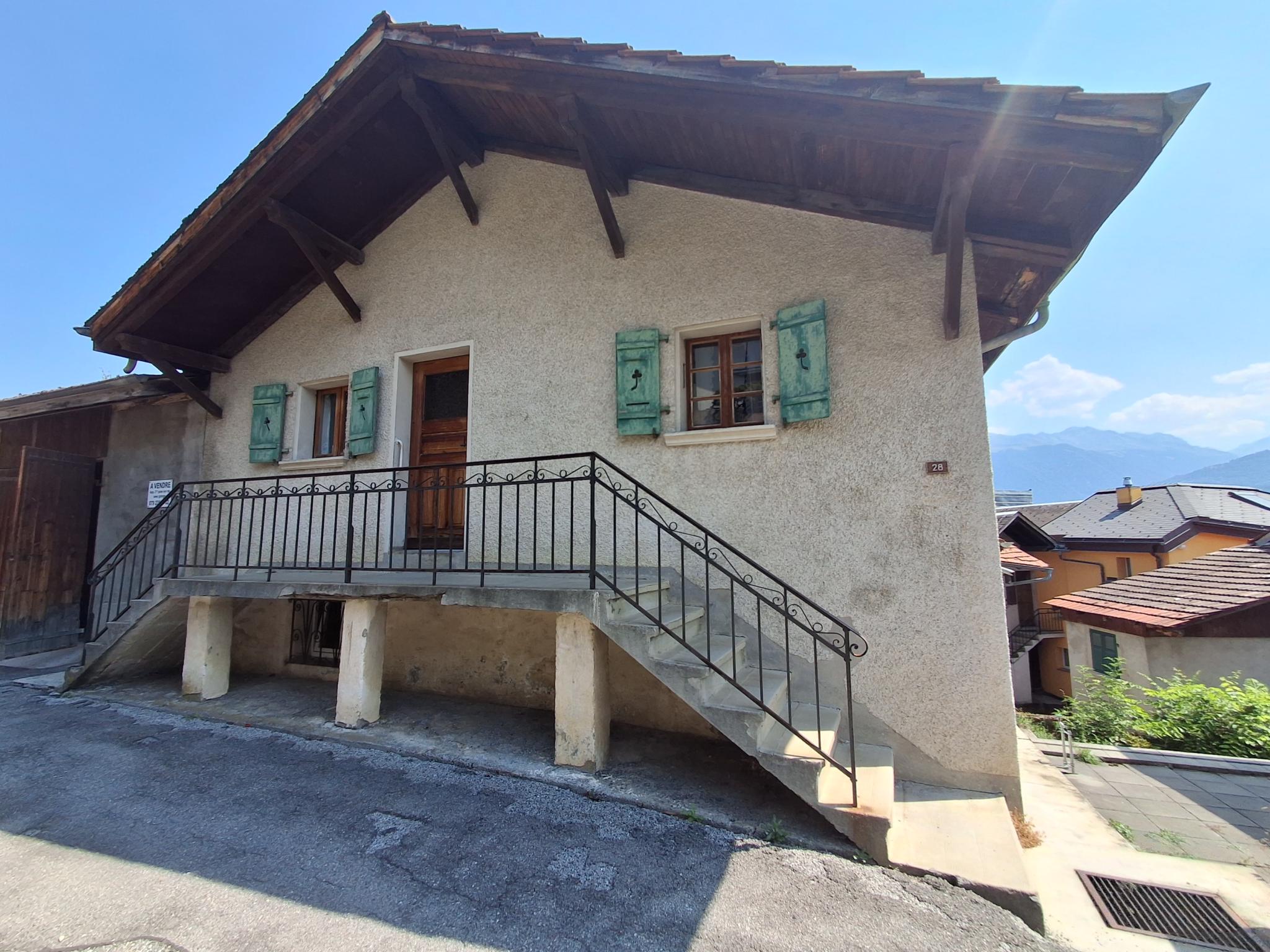 Maison villageoise avec 2 appartements indépendants et une grange