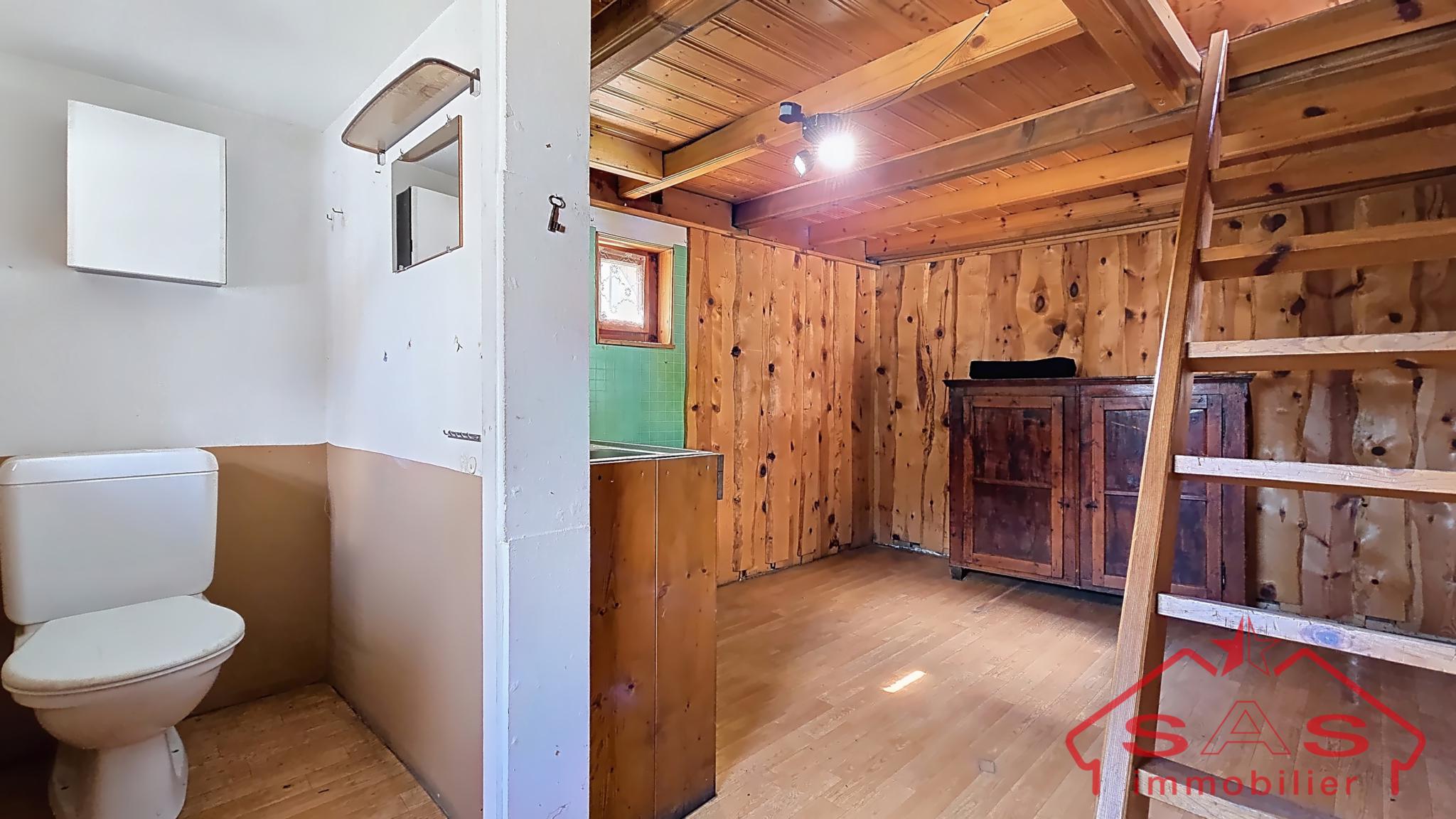 Exclusivité : Opportunité Unique au Coeur du Vieux Village de Fully