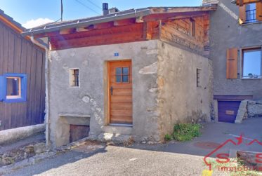 Exclusivité : Opportunité Unique au Coeur du Vieux Village de Fully