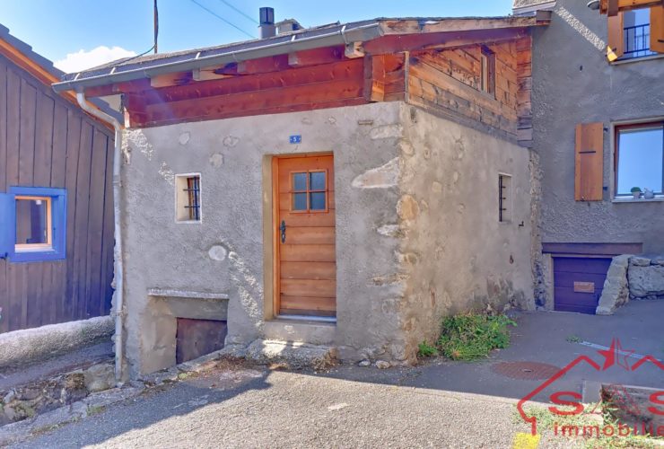 Exclusivité : Opportunité Unique au Coeur du Vieux Village de Fully