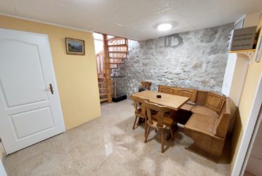 14 Rooms Building, Investment property