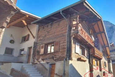 6.5 Rooms House, Village house