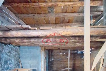 6.5 Rooms House, Village house