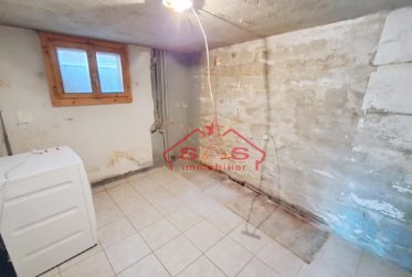 6.5 Rooms House, Village house