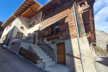 6.5 Rooms House, Village house